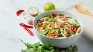 Pho-suppe i skål.